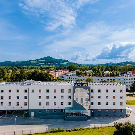 Oekotel Salzburg Messe Exterior photo
