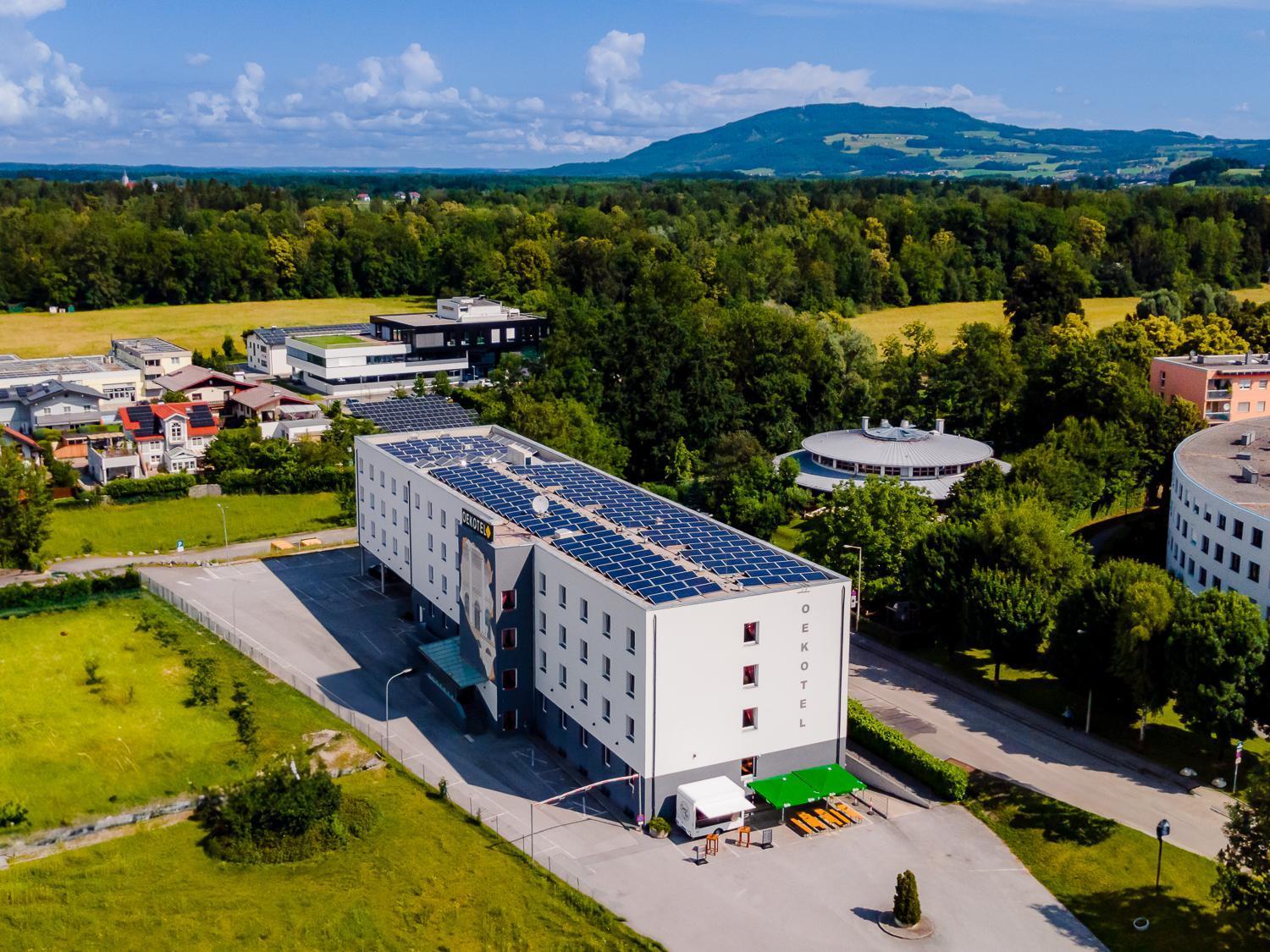Oekotel Salzburg Messe Exterior photo